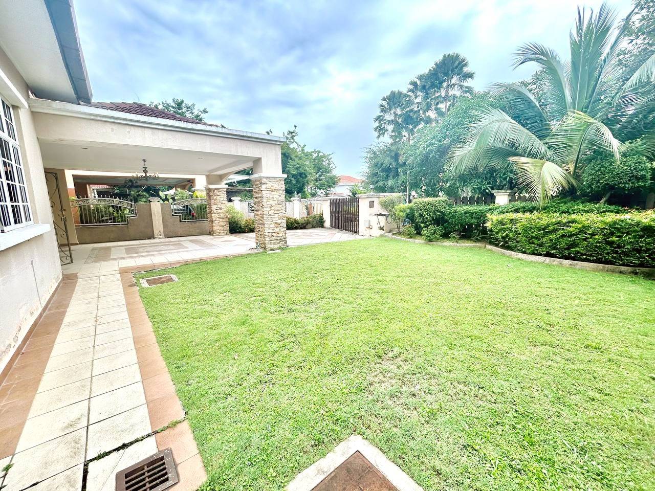 Triple storey Semi D Seksyen 7 Shah Alam - photo 8