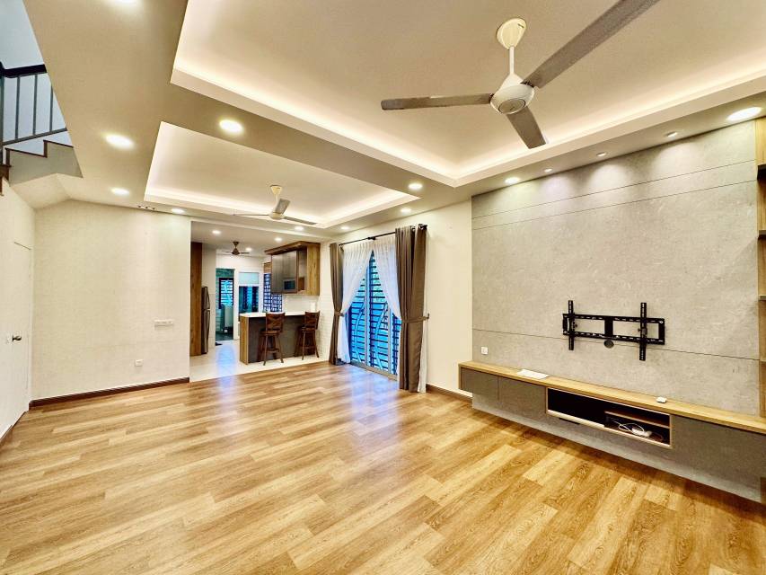 End Lot 2 Storey Intermediate Terrace Serenia City - photo 3