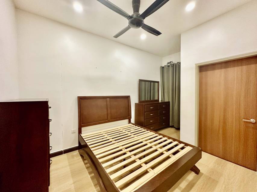 End Lot 2 Storey Intermediate Terrace Serenia City - photo 8