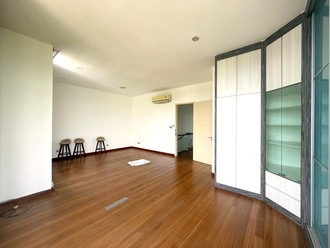 Corner Semi D 3 Storey Sunway Eastwood Equine Park - photo 8