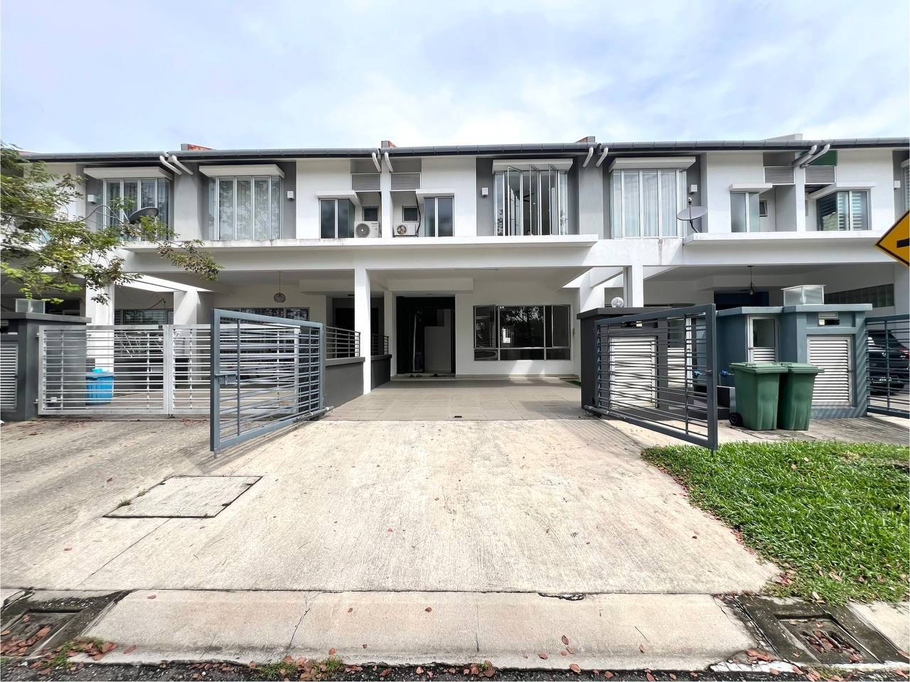Double Storey Fairfield Residence Tropicana Height