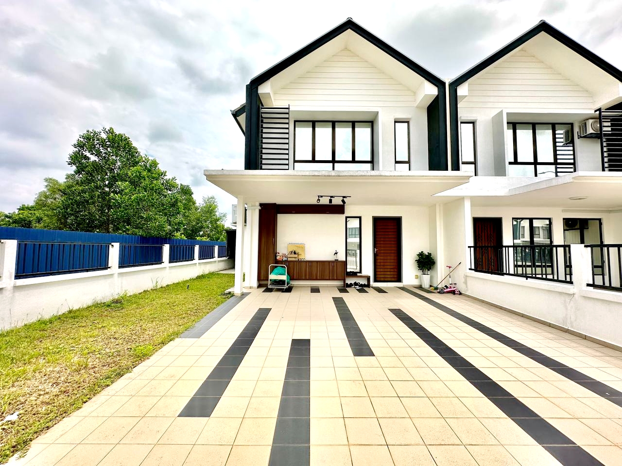 End Lot Double Sty Terrace Setia Alam Sari Bangi