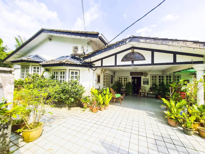 Bungalow Single Storey Taman Pelangi Sentul - photo 1