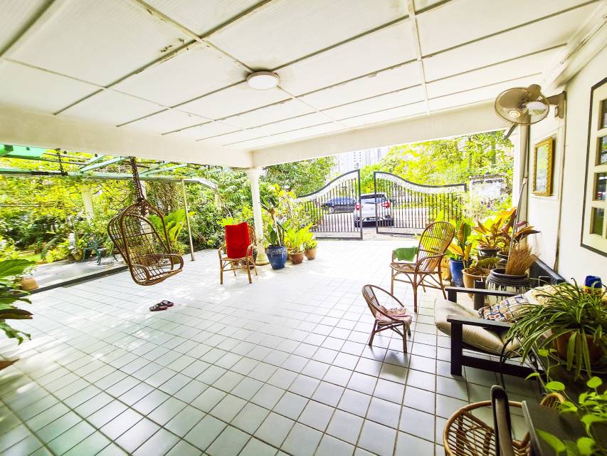Bungalow Single Storey Taman Pelangi Sentul - photo 3