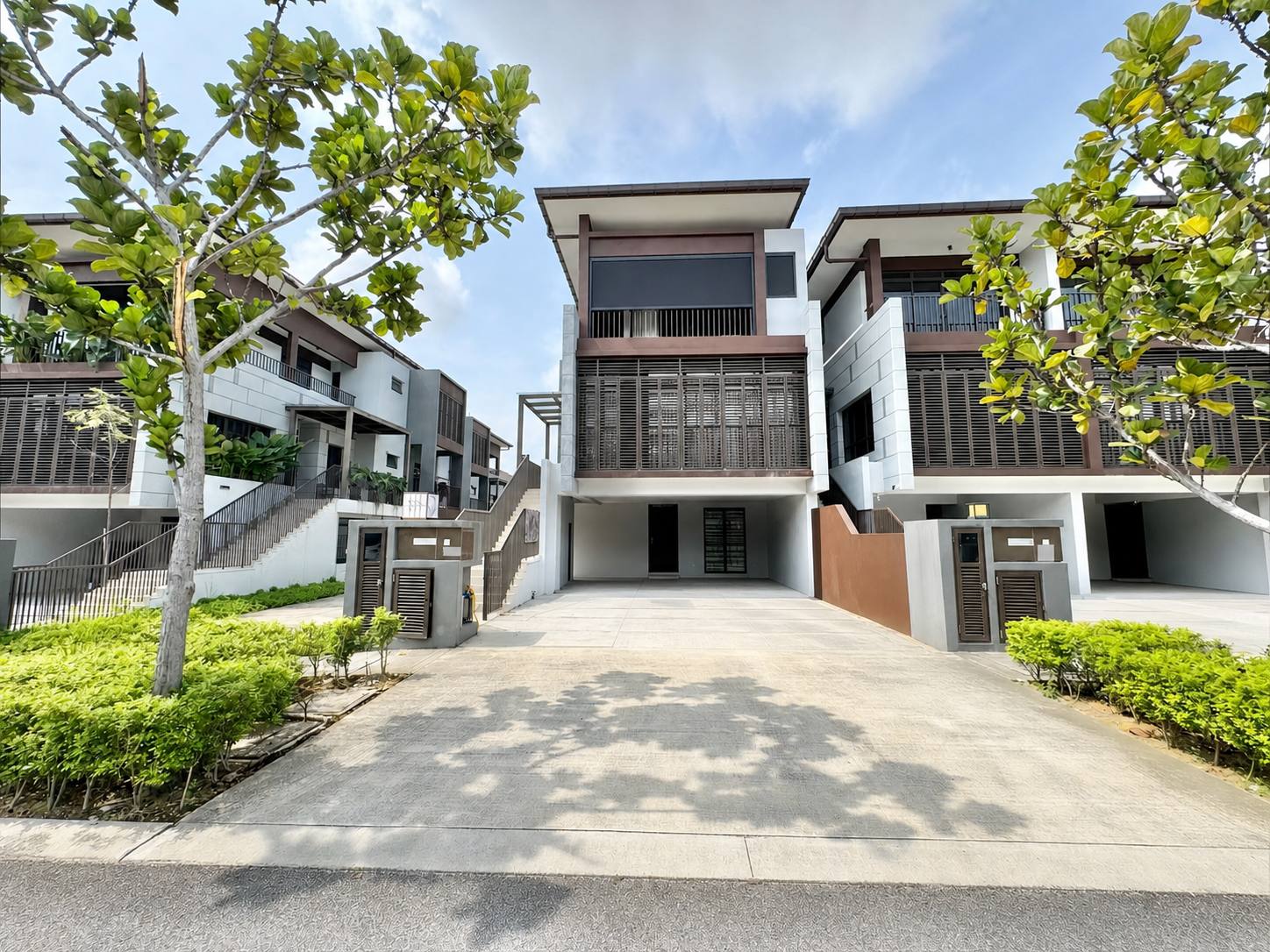 End Lot Triple Storey Mulia Residence Cyberjaya