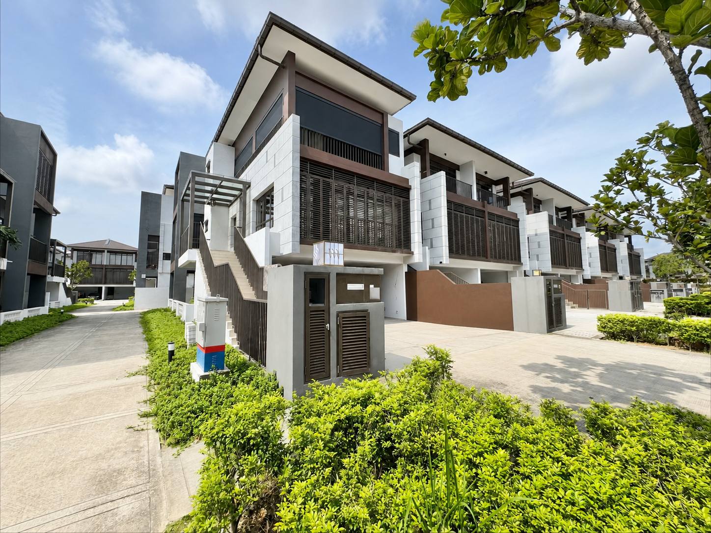 End Lot Triple Storey Mulia Residence Cyberjaya - photo 2