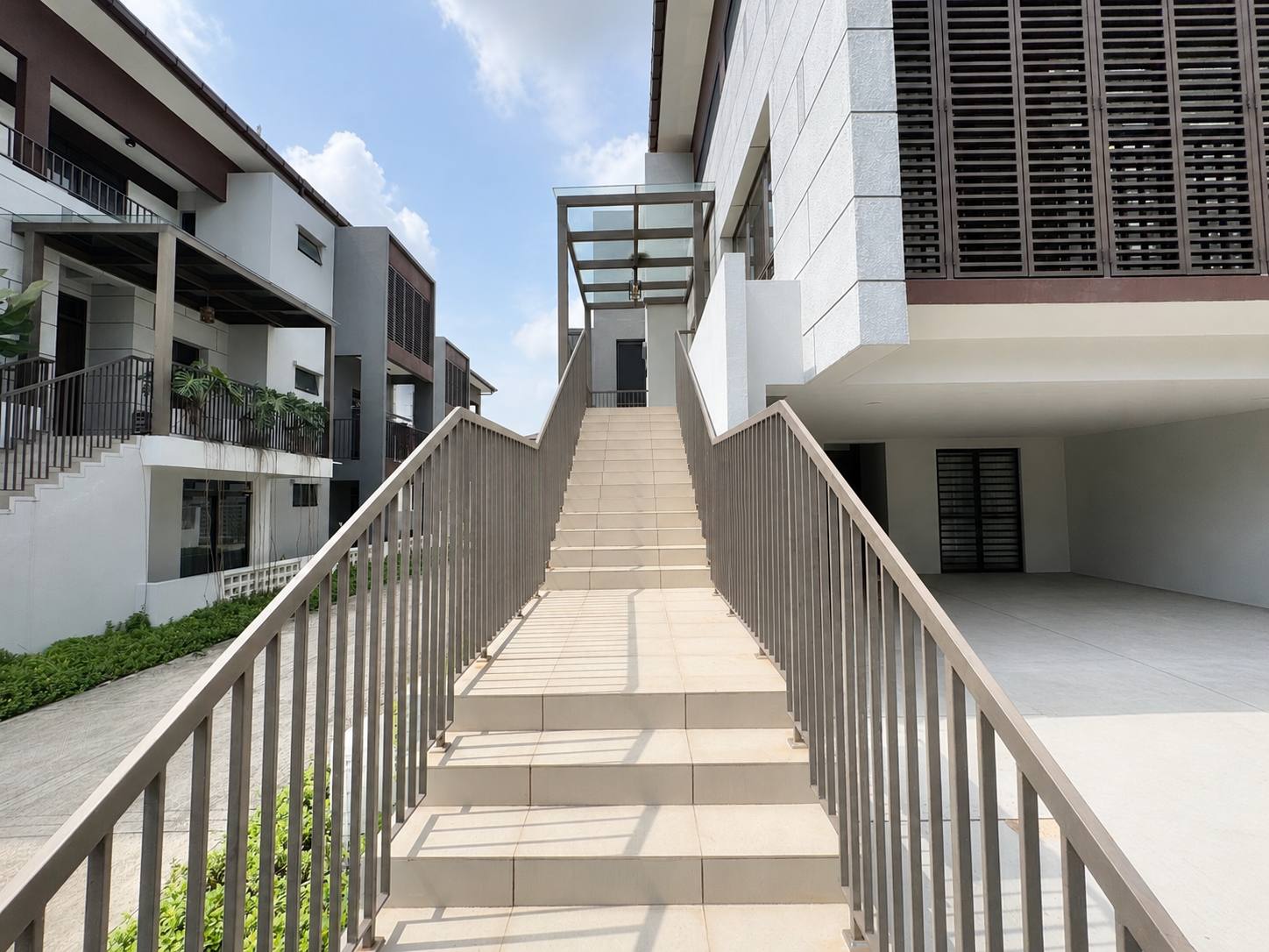 End Lot Triple Storey Mulia Residence Cyberjaya - photo 3