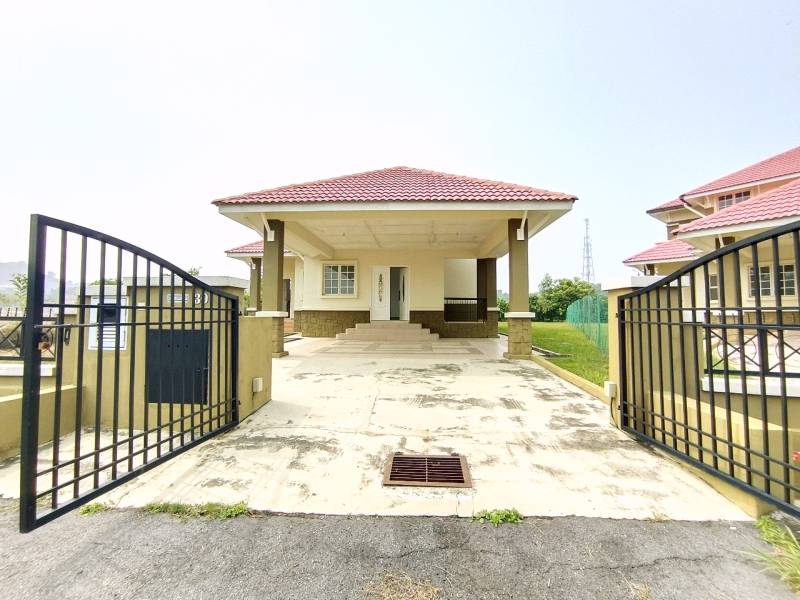 2 Storey End Lot Bungalow Taman Desa Anjung Putra