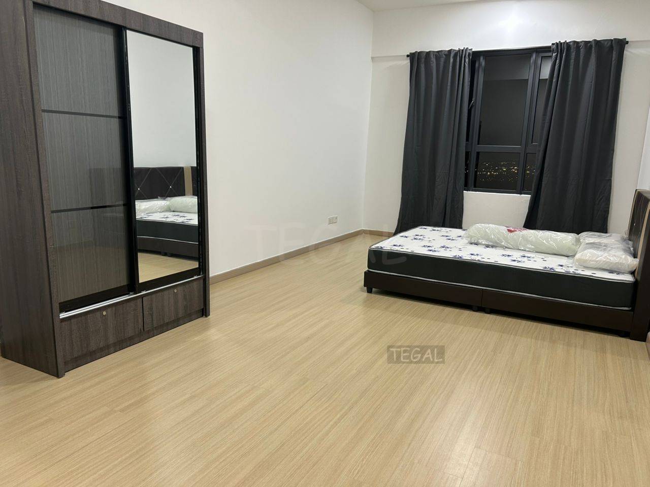 Fully Furnished 3 Ca ...