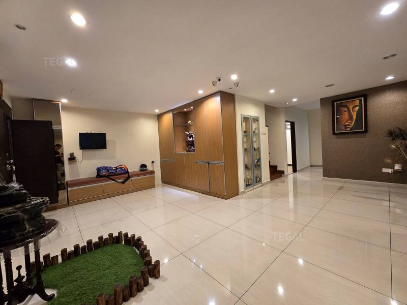 Fully Renovated 1mil ...