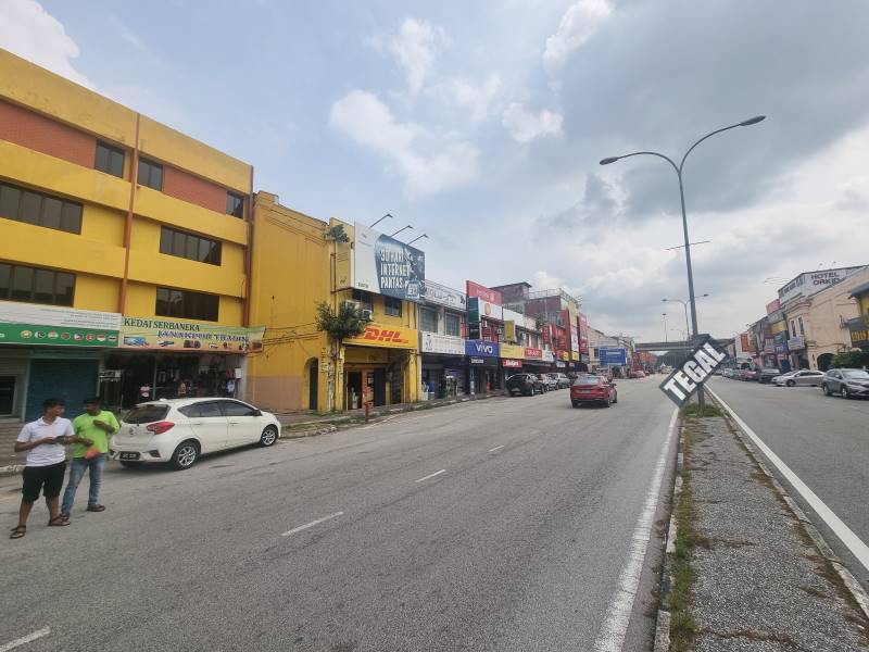 Facing Main Road Persiaran Raja Muda Musa Shoplot_4