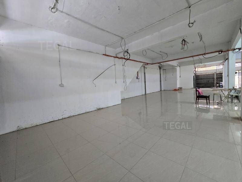 4 Storey Shoplot Road Persiaran Raja Muda Musa_5