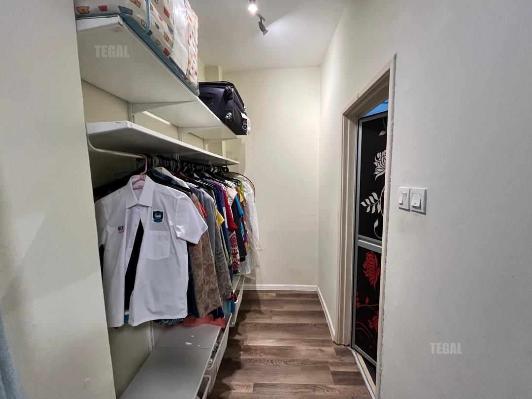 Renovated Good Condition Condo Idaman Sentosa - photo 9