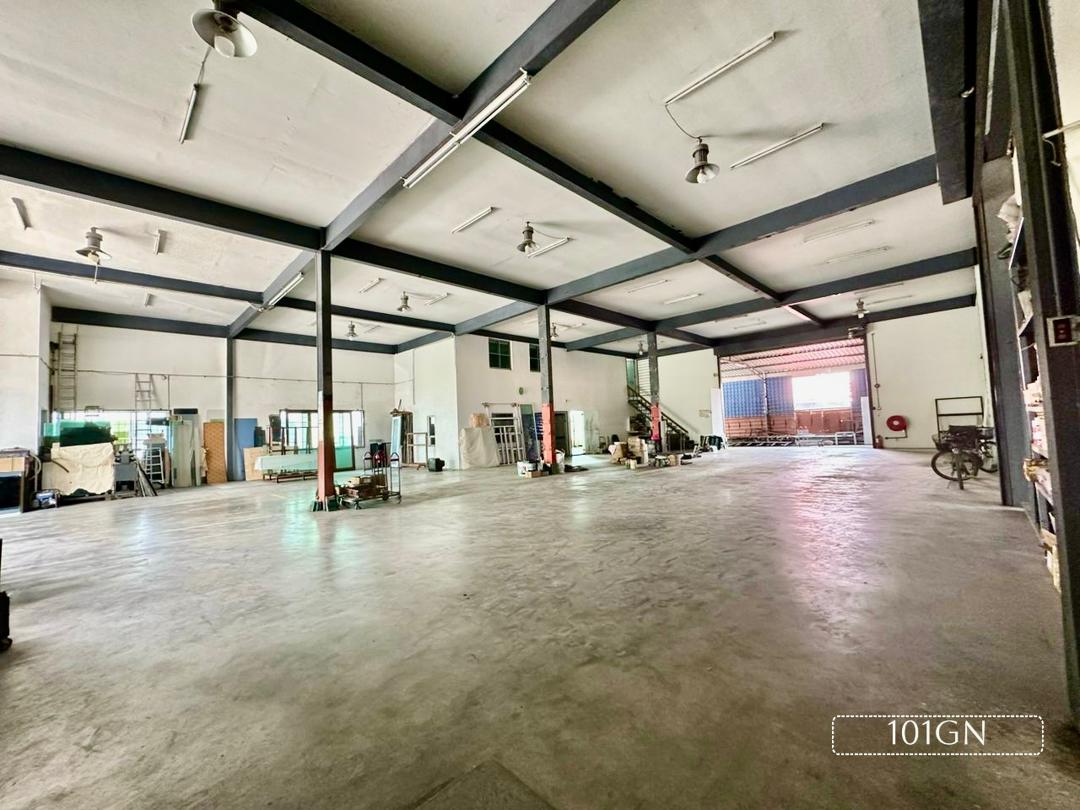 Newly Refurbished 5400sf Klang Utama 2 Sty Factory - photo 5
