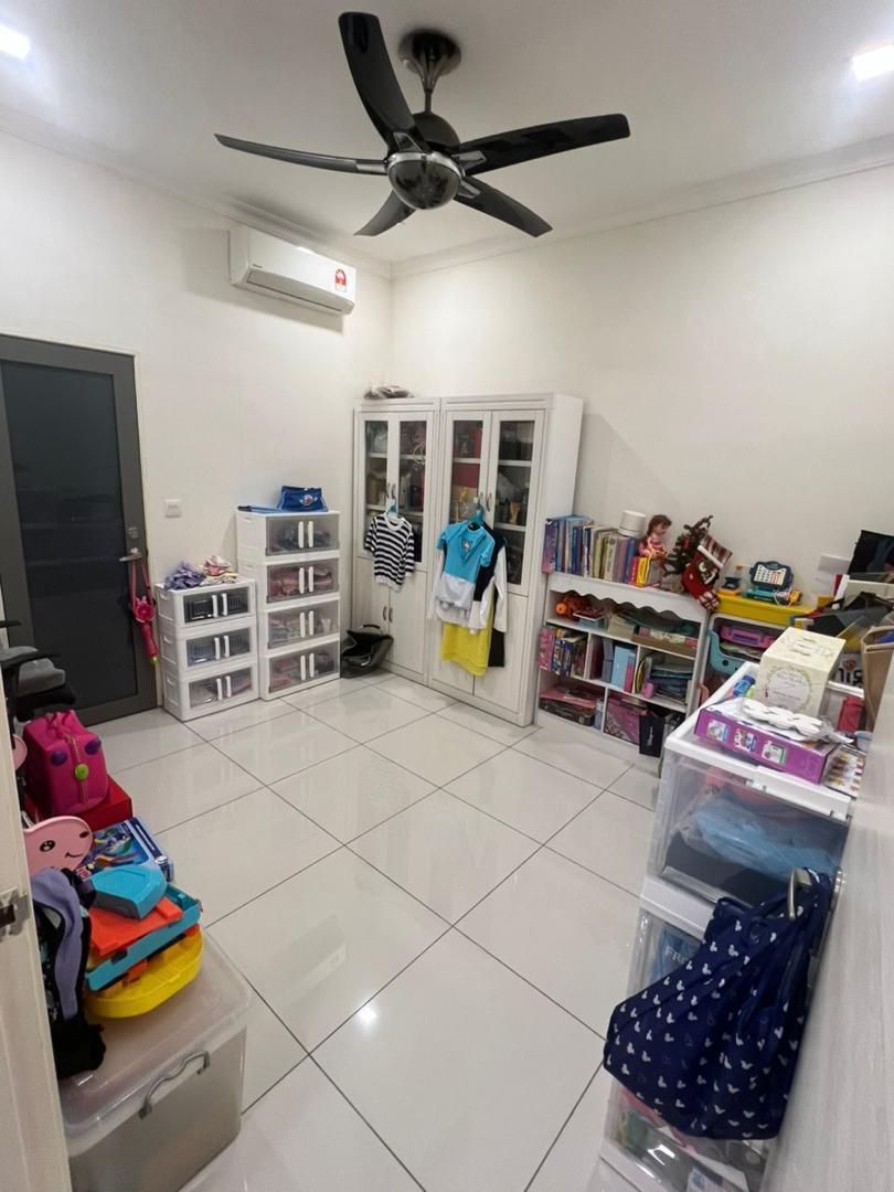 Fully Renovated Extended 24x75 Setia Wawasan 2 Sty - photo 5