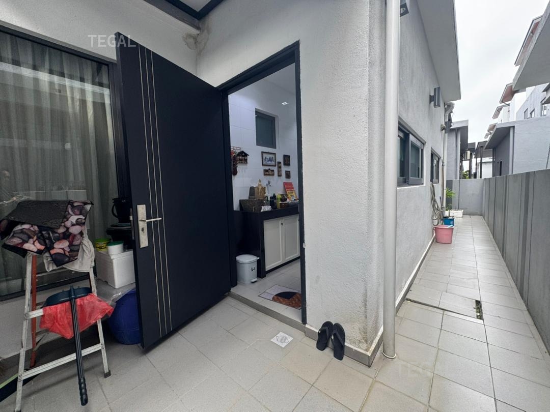 Fully Renovated 3466sf 3 Sty Semi D Kota Kemuning - photo 6