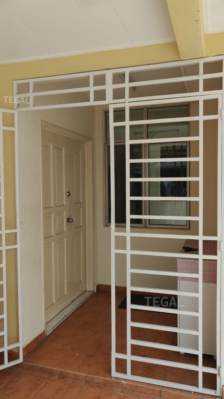 Partially furnished 45x75 Botanic 2 Storey Corner - photo 4