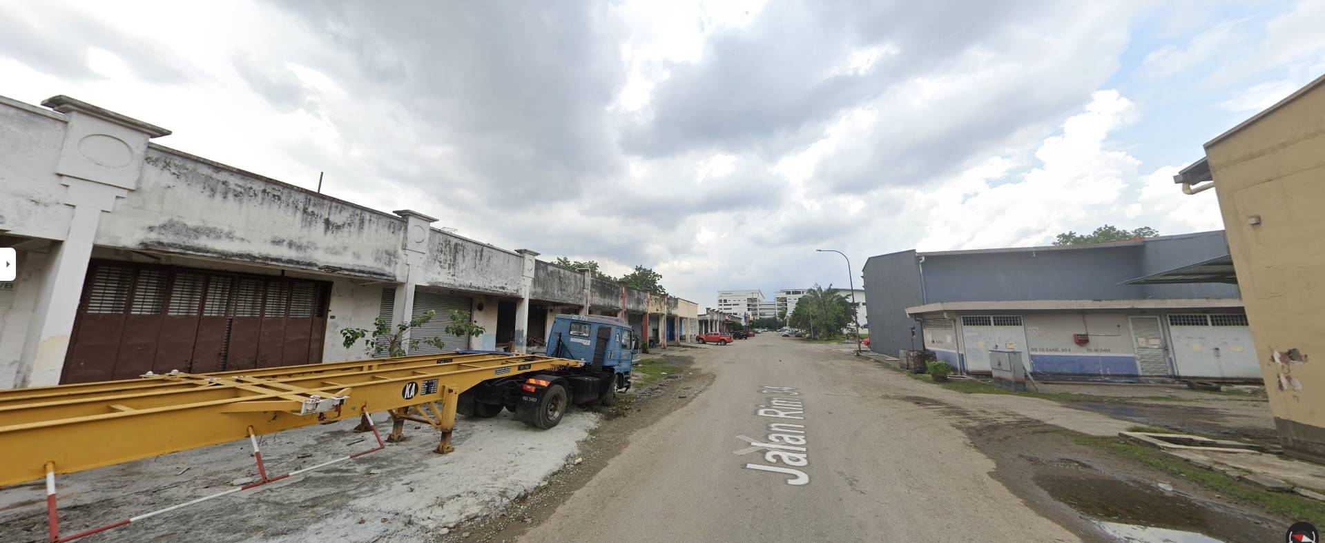 Bukit Kemuning Low Cost Factory 20x90 Seksyen 34 - photo 5