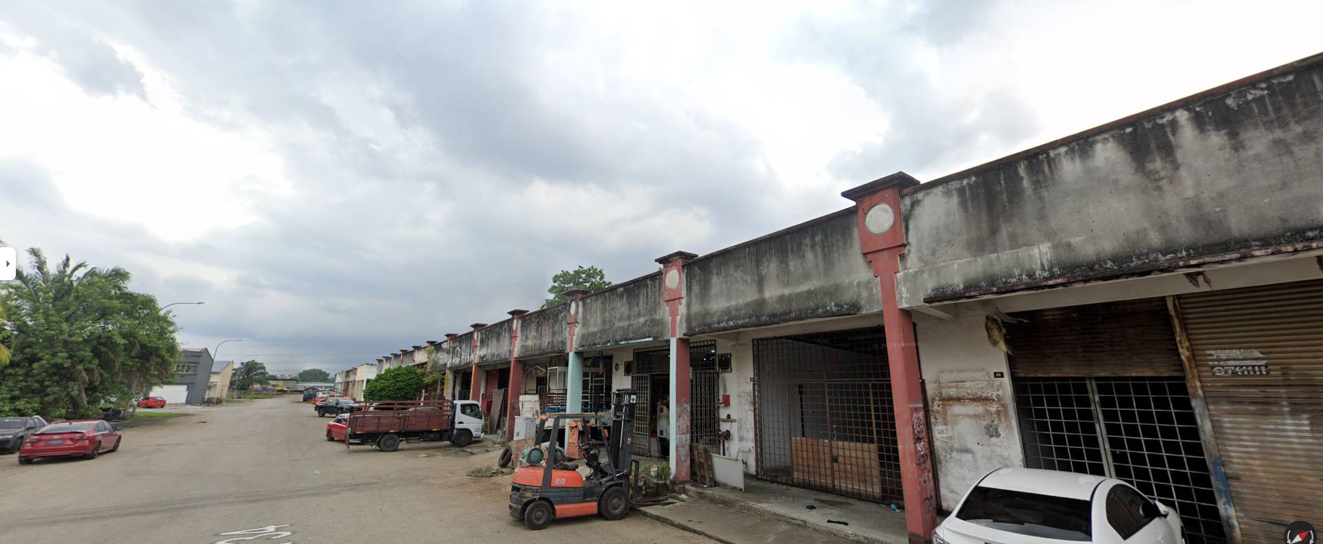 Bukit Kemuning Low Cost Factory 20x90 Seksyen 34 - photo 6