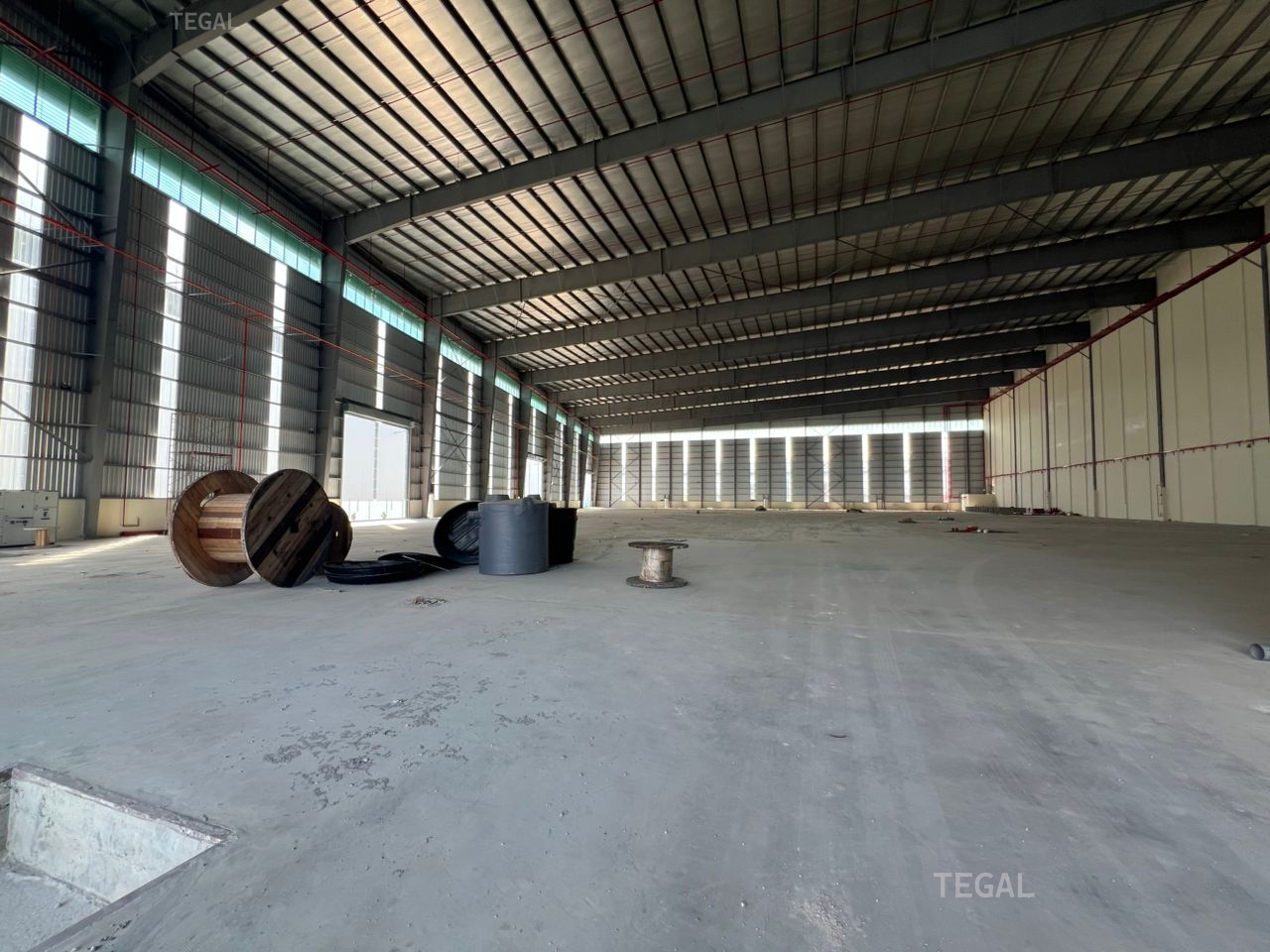 1000 Amp With Cf Detached Factory North Port - photo 2