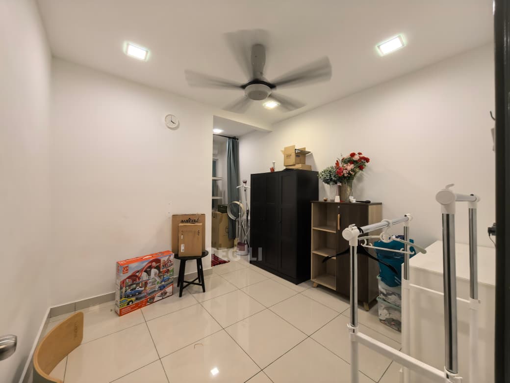 Fully Renovated Extended 24x75 Bandar Parklands - photo 8