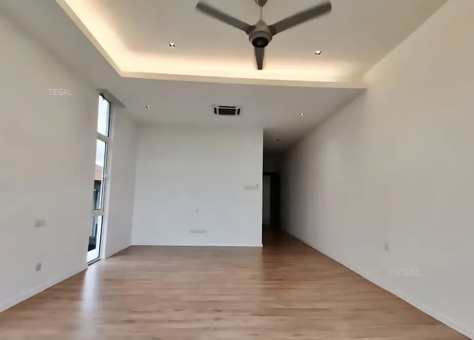 Fully Renovated 10000sf Glenmarie Cove Bungalow - photo 10