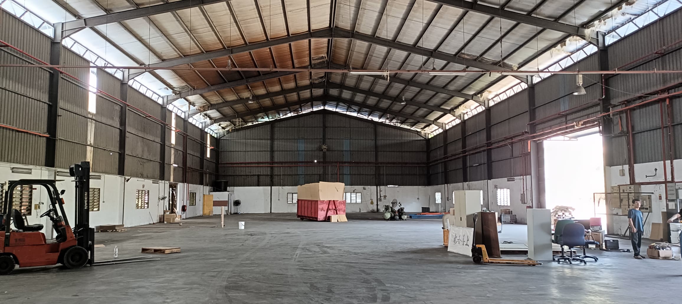 With Km Kampung Subang Baru Seksyen U6 Warehouse - photo 2
