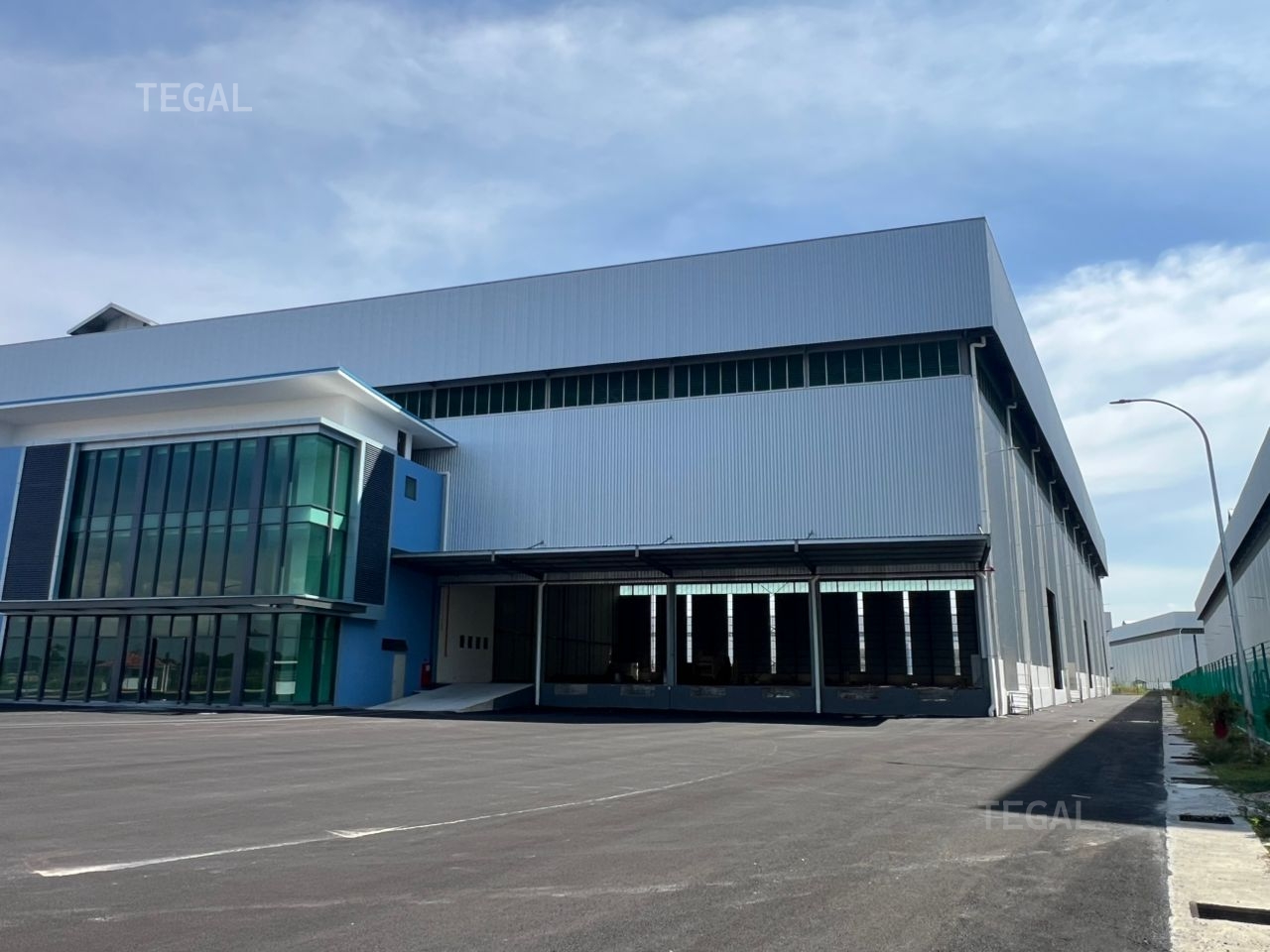 1000 Amp Detached Warehouse North Port - photo 2