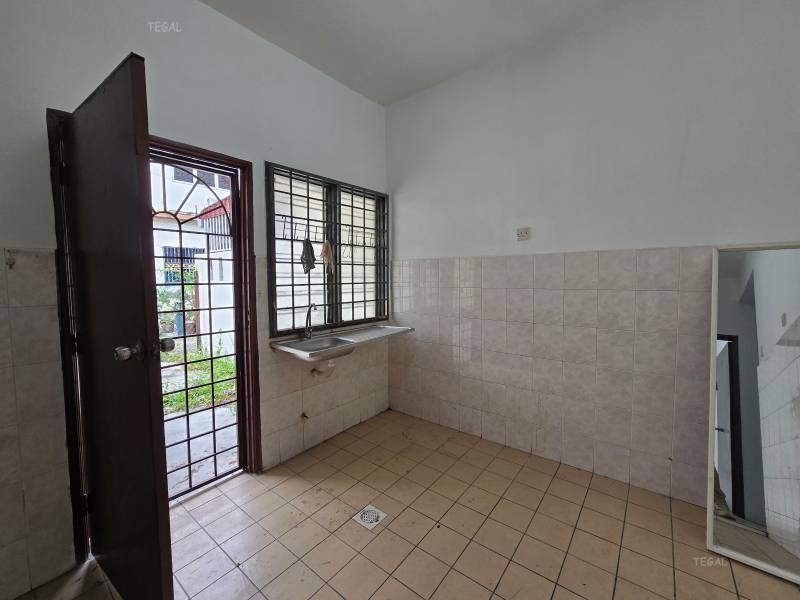 Below Market 22x70 Bukit Tinggi Klang 2 Storey - photo 4