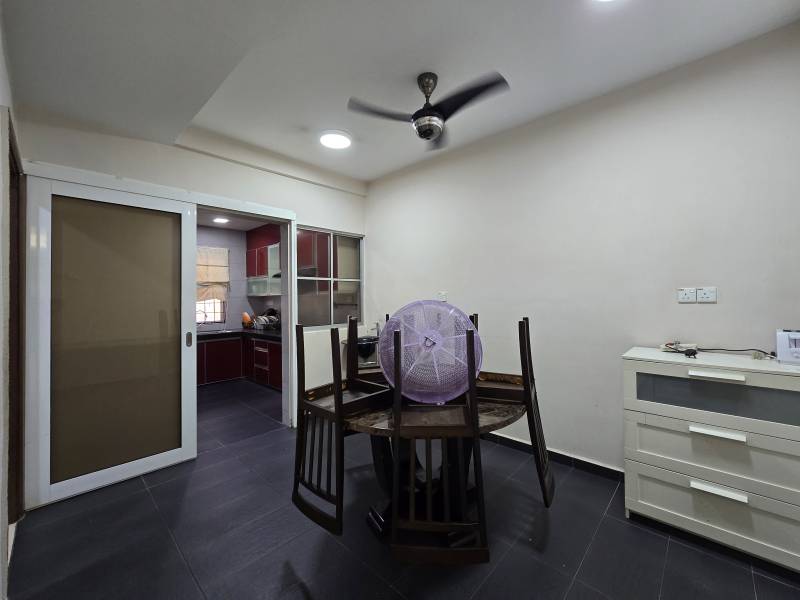 Furnished Renovated Extend Bukit Rimau 2 Storey - photo 2