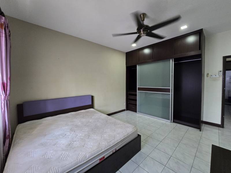 Furnished Renovated Extend Bukit Rimau 2 Storey - photo 13