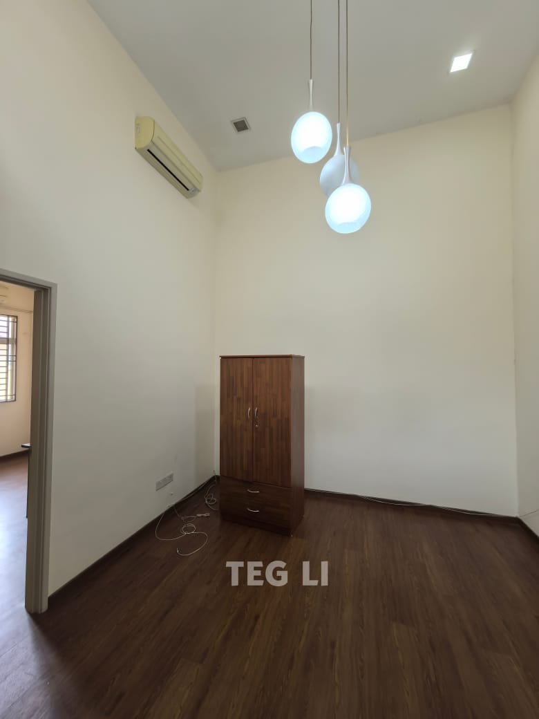 Renovated Extended Kota Kemuning Utama 2 Storey - photo 10