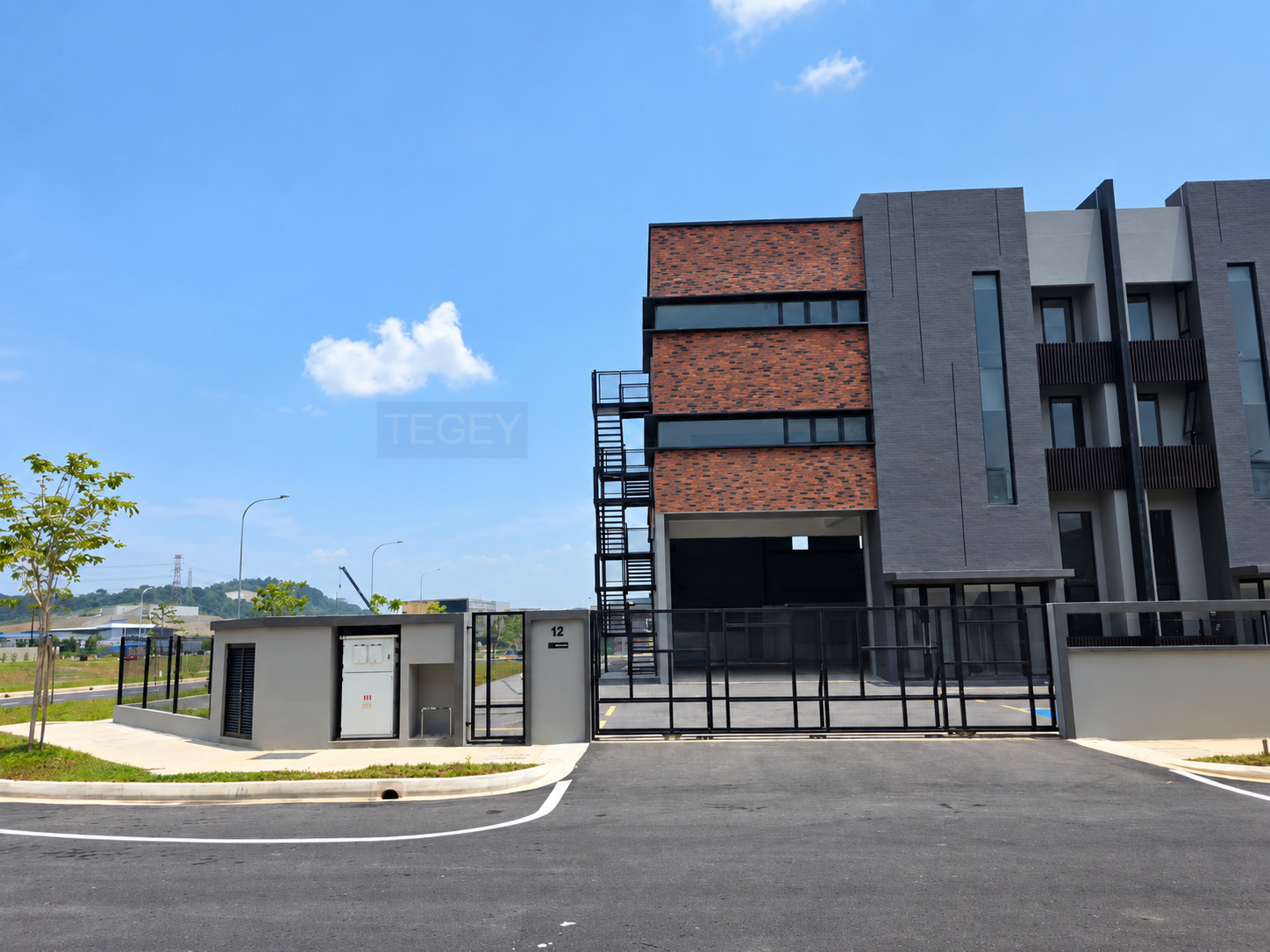 Ready Cf Ample Parking 12848sf Semi D Corner - photo 3