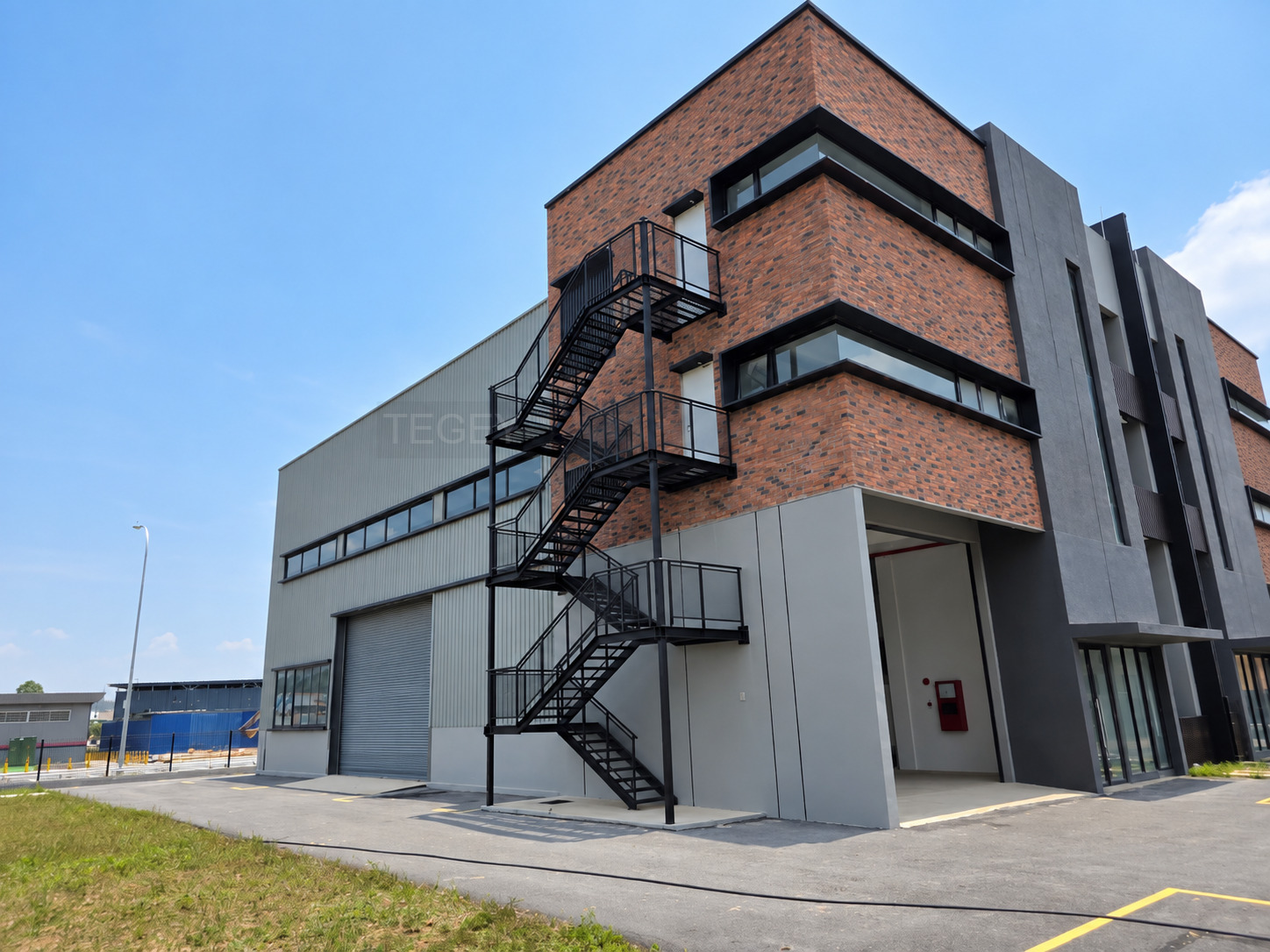 Ready Cf Ample Parking 12848sf Semi D Corner - photo 6