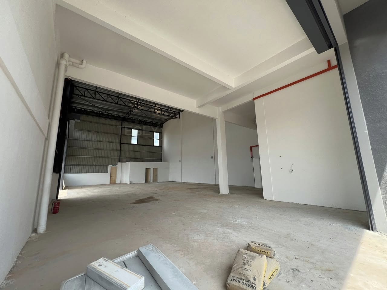 Ready Cf Ample Parking 10500sf Semi D Factory - photo 3