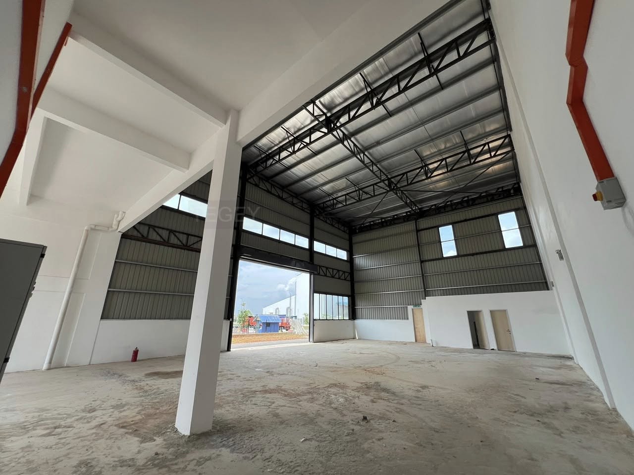 Ready Cf Ample Parking 10500sf Semi D Factory - photo 5