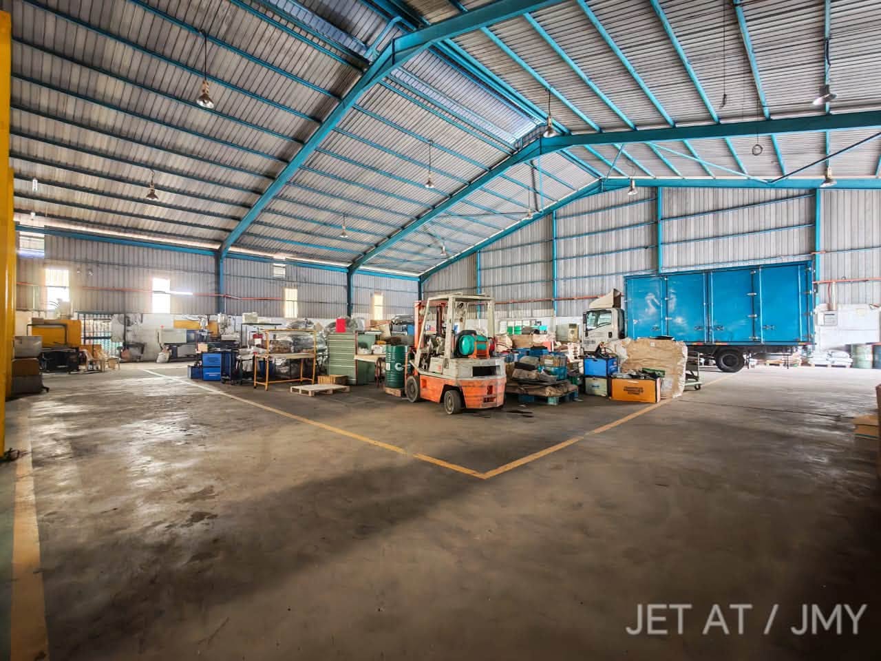Below Market Warehouse Bukit Kemuning Kampung Jawa