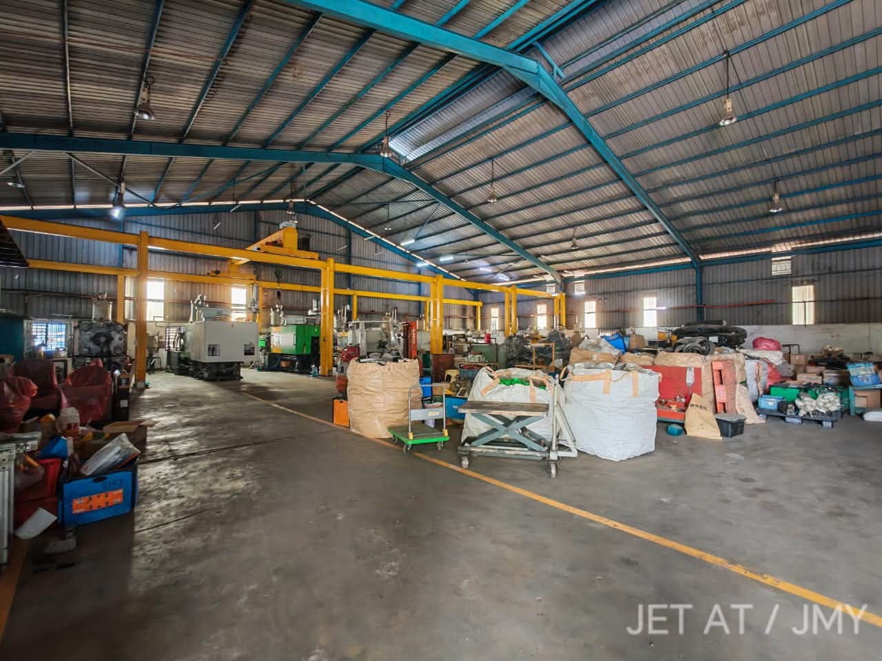 Below Market Warehouse Bukit Kemuning Kampung Jawa - photo 3
