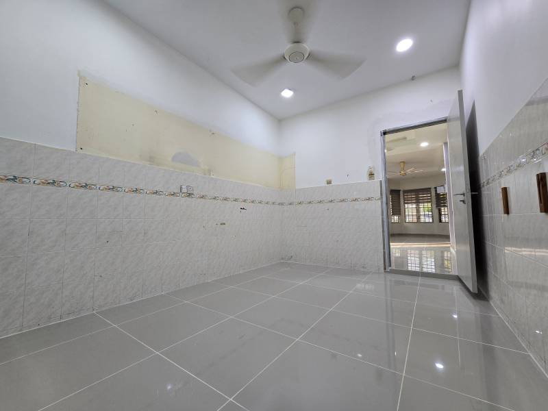 Facing Open Reno Extend 40x75 Bandar Puteri - photo 5