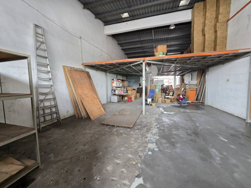 Refurbished 20x80 Puchong Utama Mezzanine Floor