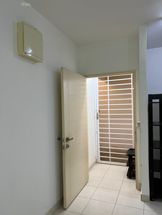 Good Condition Below Market De Bayu Apartment - photo 6