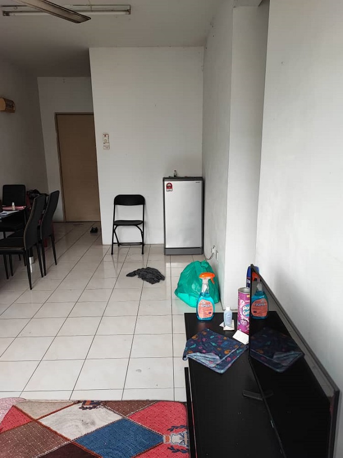 Suria Kinrara 712sf 3room Basic 1 Parking Near Kes