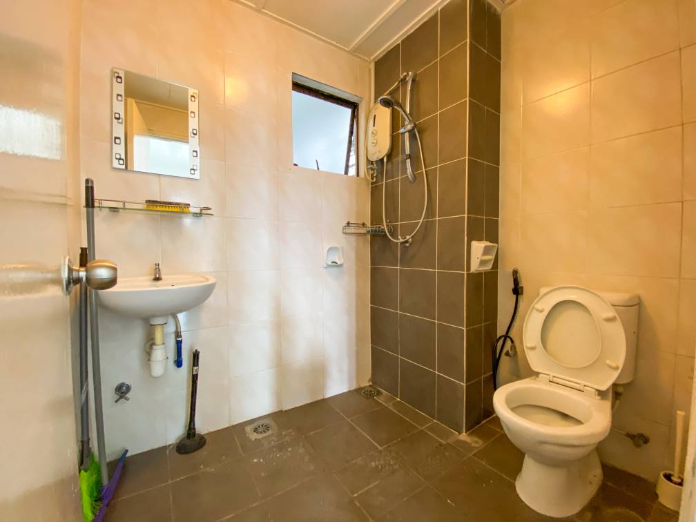 CORNER UNIT OF ONE DAMANSARA CONDO FOR SALE - photo 6