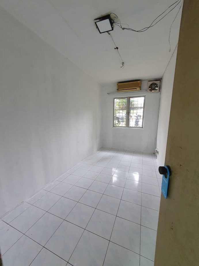 GROUND FLOOR CORNER UNIT BAYU APARTMENT - photo 3