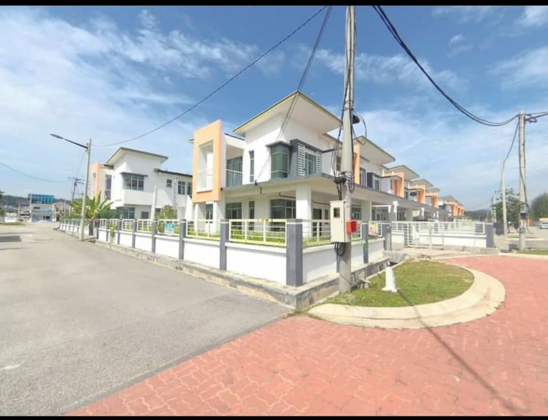 DOUBLE STOREY CORNER BANDAR HILLPARK, PUNCAK ALAM - photo 1