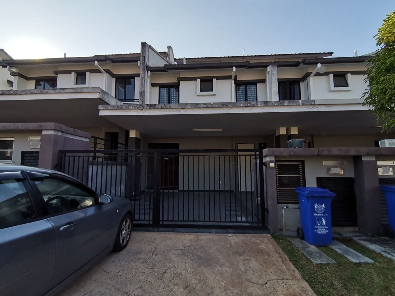 DOUBLE STOREY HOUSE SAFFRON HILLS DENAI ALAM - photo 1