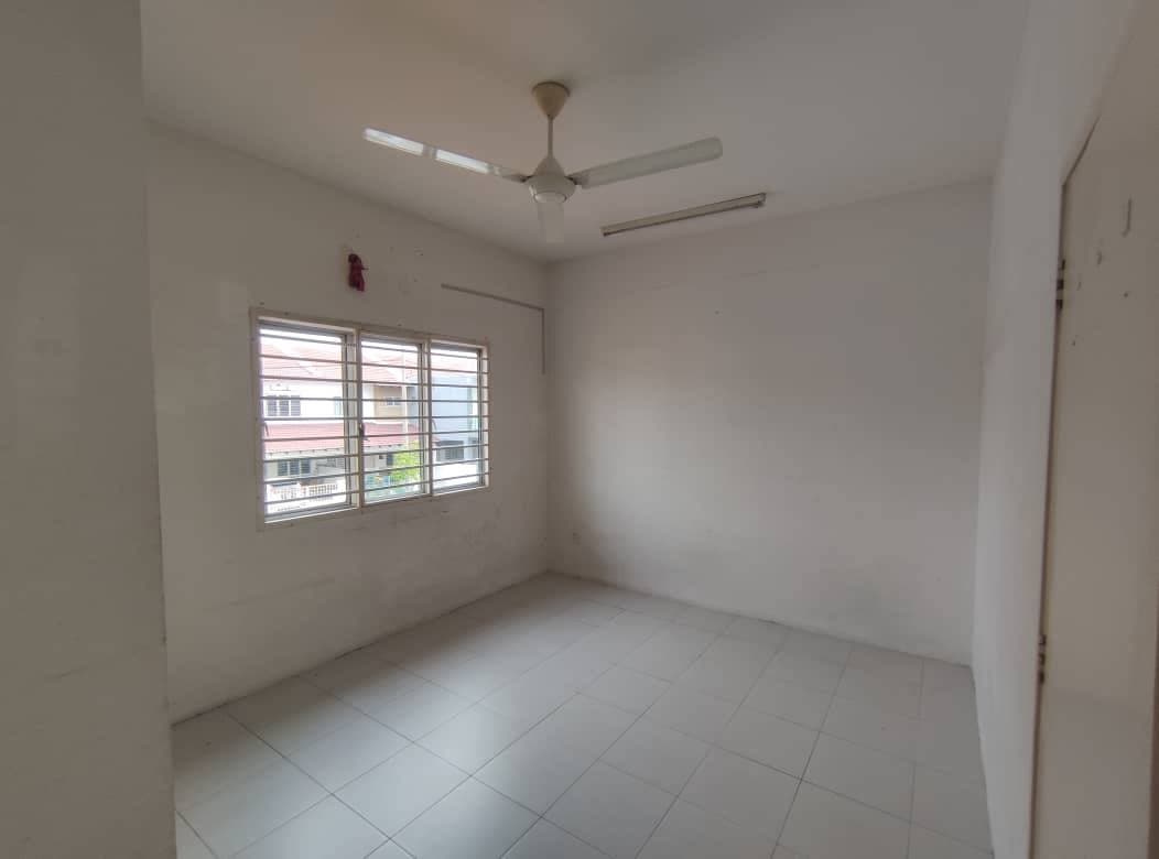 DOUBLE STOREY SP8, BANDAR SAUJANA PUTRA - photo 3