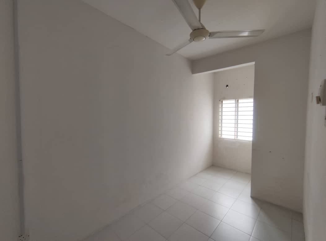 DOUBLE STOREY SP8, BANDAR SAUJANA PUTRA - photo 4