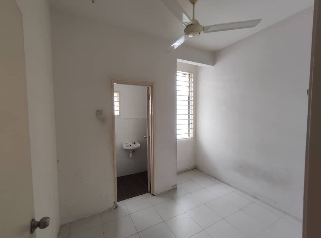 DOUBLE STOREY SP8, BANDAR SAUJANA PUTRA - photo 6