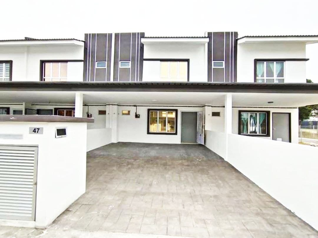 RENOVATED DOUBLE STOREY IRAMA PERDANA PUNCAK ALAM - photo 1
